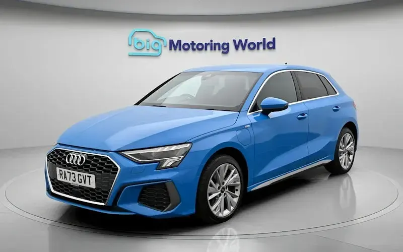 Used Audi A3 Sportback e-tron S-Line 204 HP (150 kW) 2024 Blue Hatchback