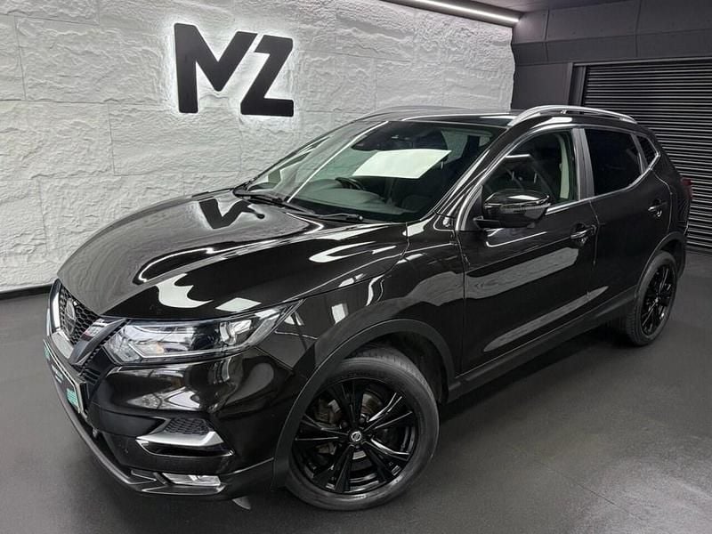 Black Used 2018 Nissan Qashqai N-Connecta SUV | £6,965 (Fair price) - Image 1/3