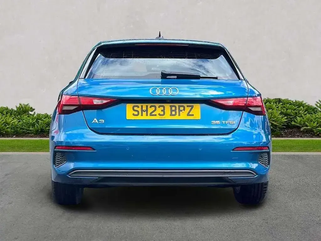 Used Audi A3 Advanced 150 HP (110 kW) 2023 Blue Sedan