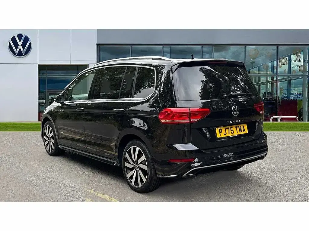 Used VW Touran R-line 150 HP (110 kW) 2025 Black MPV