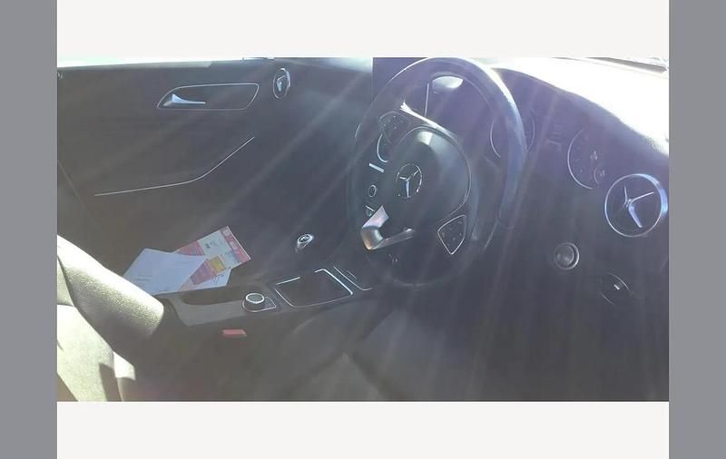 Used Mercedes A160 SE 101 HP (74 kW) 2017 White Hatchback