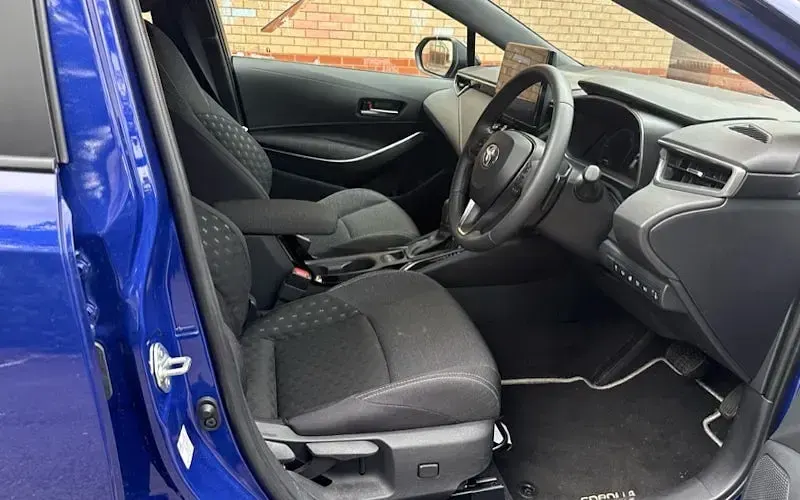 Used Toyota Corolla 178 HP (130 kW) 2025 Blue Estate