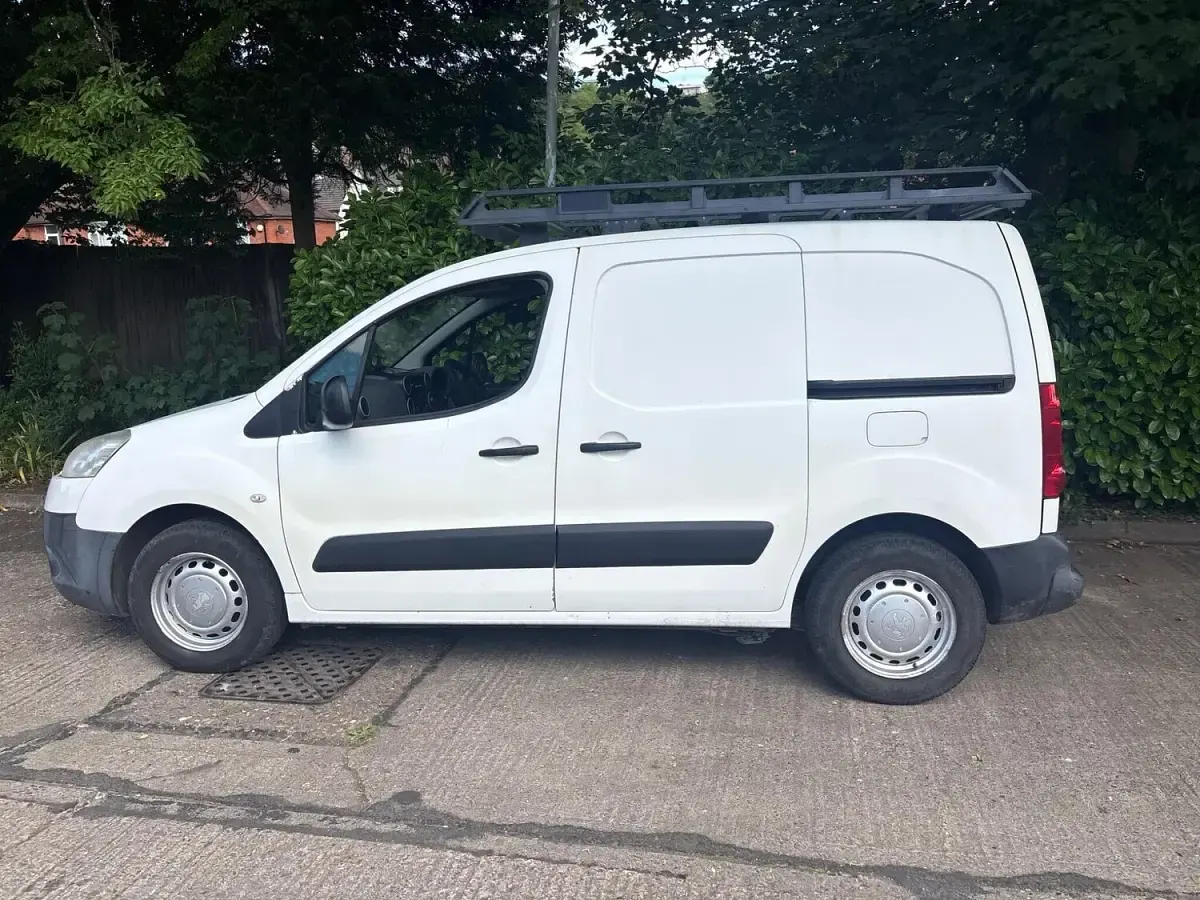 Used Peugeot Partner 2012 White