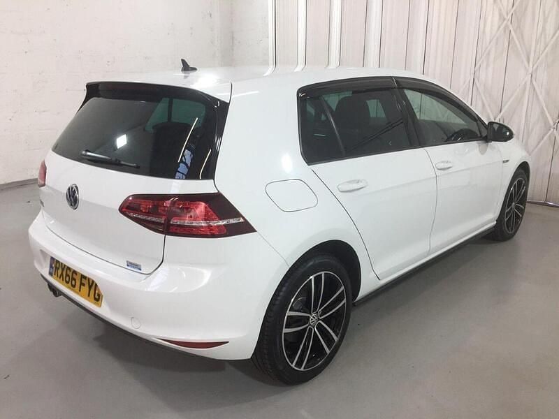 Used VW Golf VII GTE 204 HP (150 kW) 2016 White Hatchback