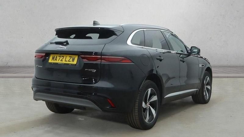 Begagnad Jaguar F-Pace R-Dynamic 404 HK (297 kW) 2022 Svart SUV