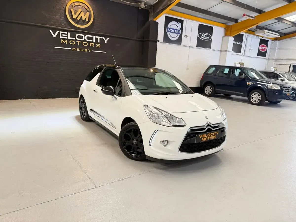Used Citroën DS3 2014 White Hatchback
