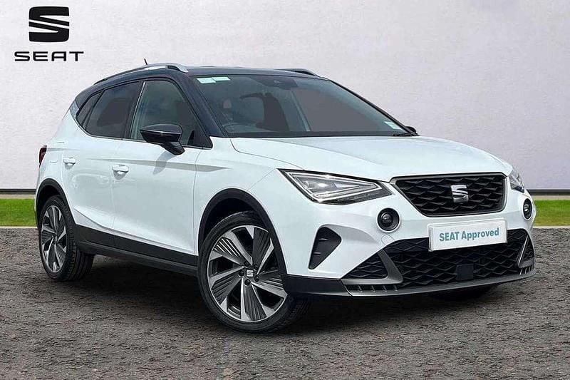 White Used 2023 Seat Arona FR Sport SUV | £14,495 (Fair price) - Image 1/4