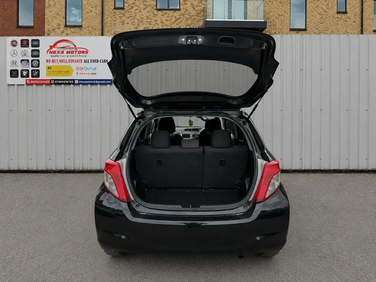 Used Toyota Yaris 2013 Black Hatchback
