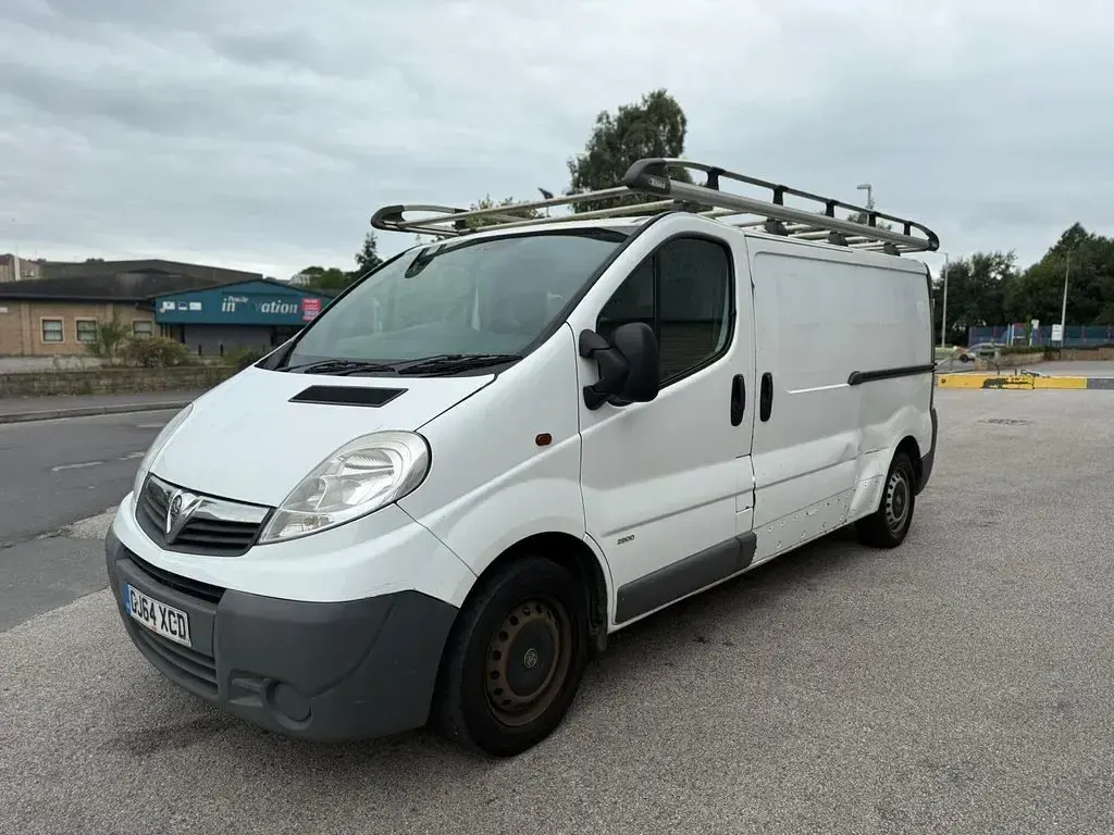 Used Vauxhall Vivaro 115 HP (84 kW) 2014 White MPV