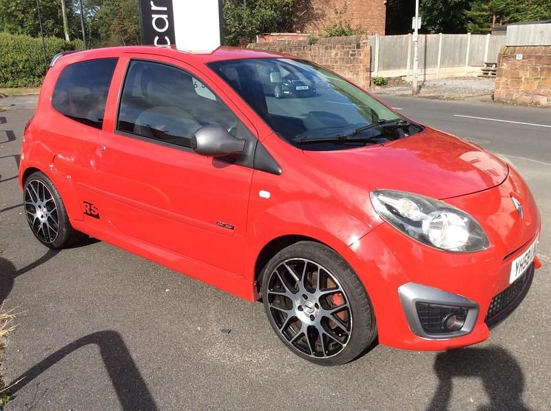 Red Used 2008 Renault Twingo Hatchback | £2,490 (Good price) - Image 1/4