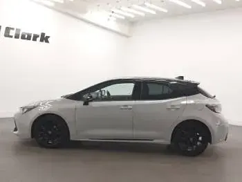 Używany Toyota Corolla Sport 122 KM (89 kW) 2020 Biały Hatchback