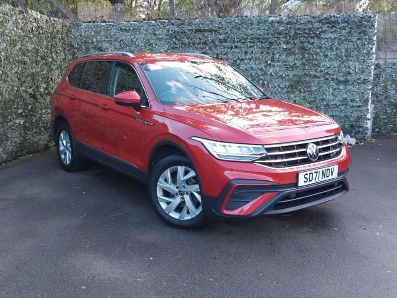 Used VW Tiguan Allspace Life 150 HP (110 kW) 2021 Red SUV