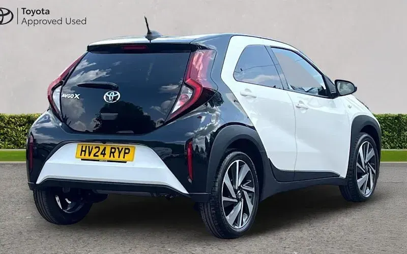 Used Toyota Aygo X 72 HP (52 kW) 2024 White SUV