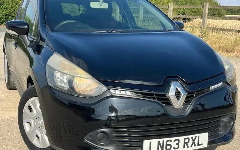 Used Renault Clio Expression 73 HP (53 kW) 2015 Hatchback