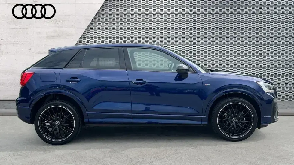 Used Audi Q2 Black Edition 150 HP (110 kW) 2025 Blue SUV