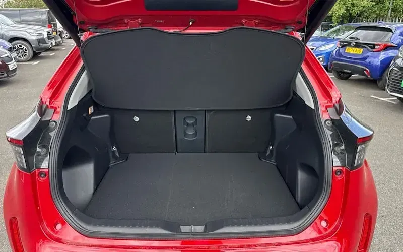 Used Toyota Yaris Cross 116 HP (85 kW) 2024 Red SUV