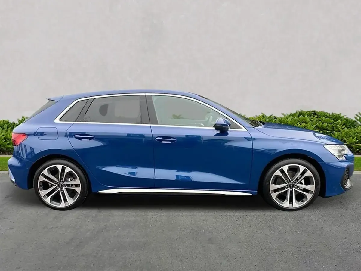 Used Audi A3 e-tron S-Line 204 HP (150 kW) 2026 Blue Hatchback