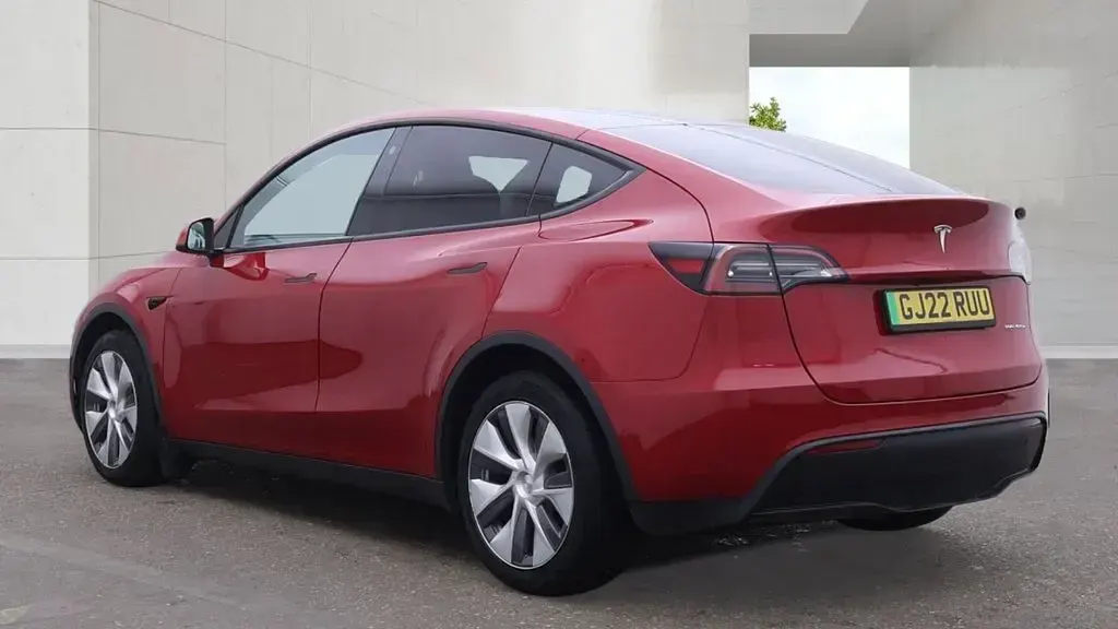 Used Tesla Model Y Long Range AWD 378 kW (514 HP) 2022 Red SUV