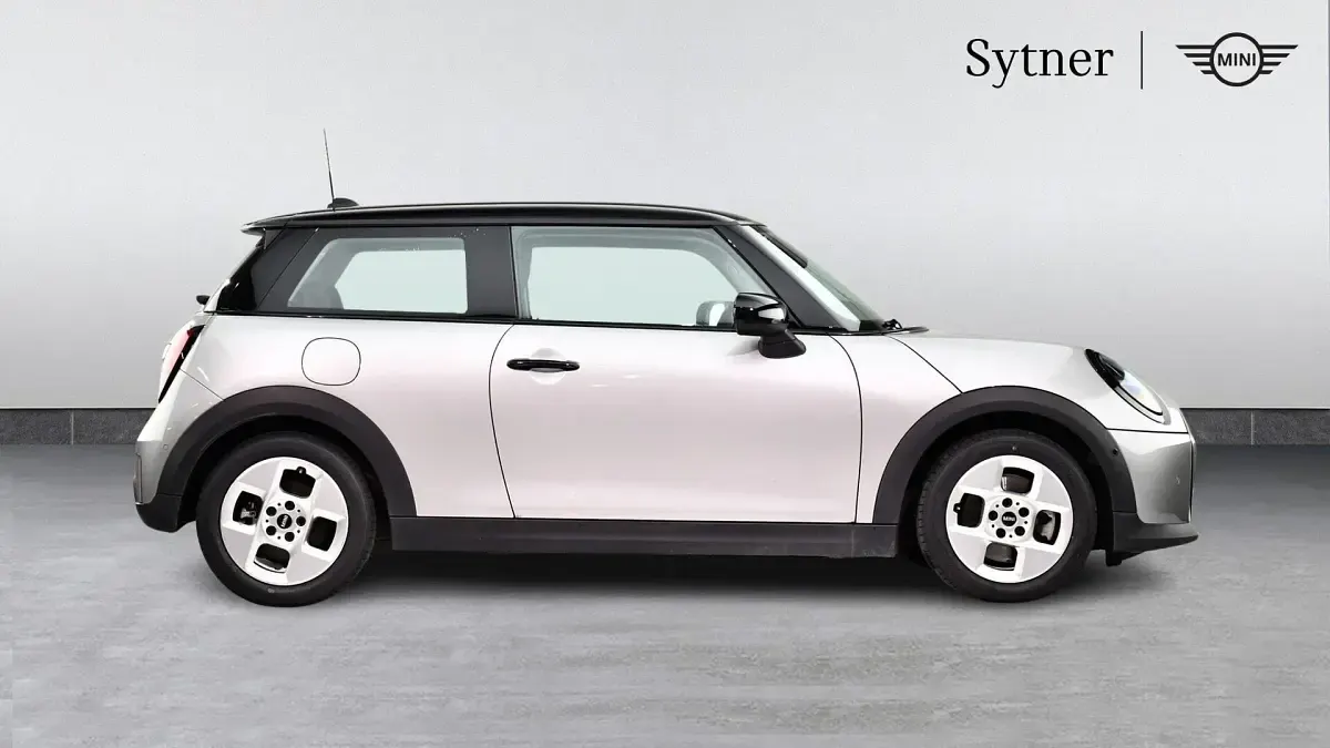 Usado Mini Cooper Hatch 154 HP (113 kW) 2024 Prateado Citadino