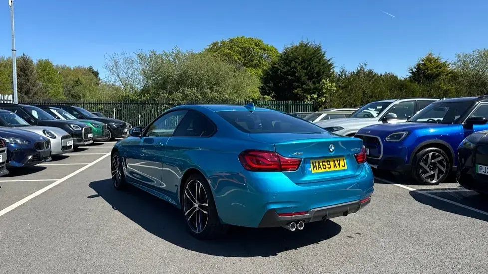 Usado BMW 420 M Sport 187 HP (137 kW) 2020 Azul Coupé