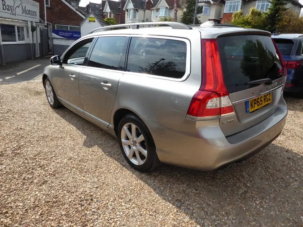Used Volvo V70 SE 181 HP (133 kW) 2015 Gold Estate