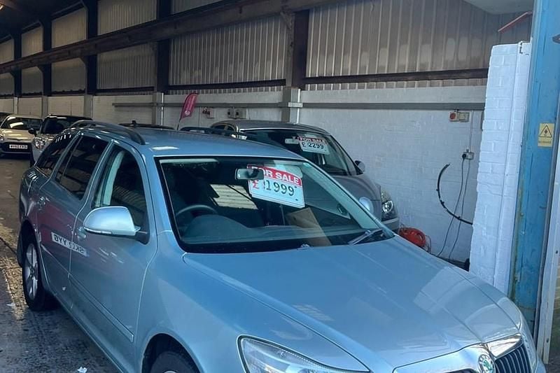 Green Used 2012 Skoda Octavia SE Estate | £1,999 (Super price) - Image 1/1