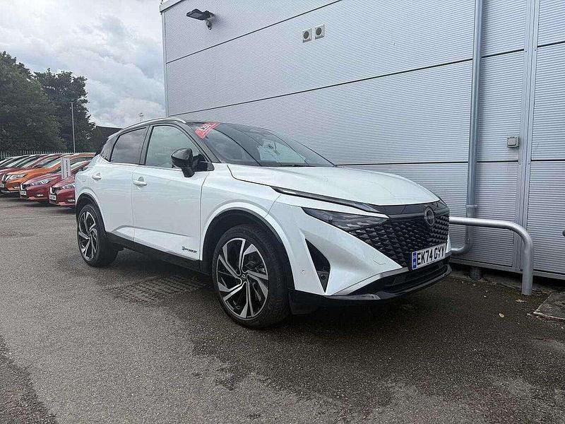 White Used 2025 Nissan Qashqai Tekna+ SUV | £34,000 - Image 1/3