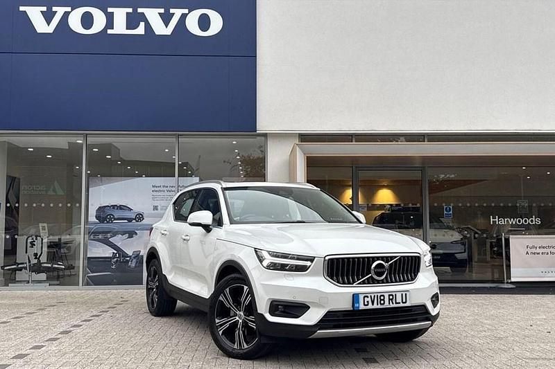 White Used 2018 Volvo XC40 Inscription SUV | £20,980 (A bit pricey) - Image 1/1