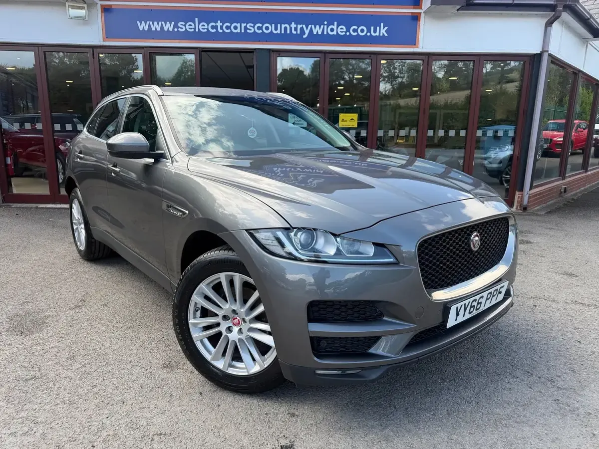 Used Jaguar F-Pace Prestige 180 HP (132 kW) 2016 Grey SUV