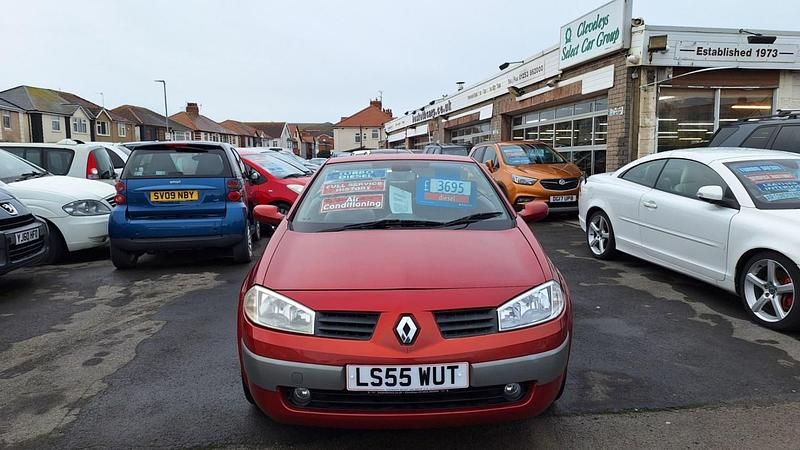 Red Used 2005 Renault Mégane Cabriolet Dynamique Cabriolet | £2,895 - Image 1/4