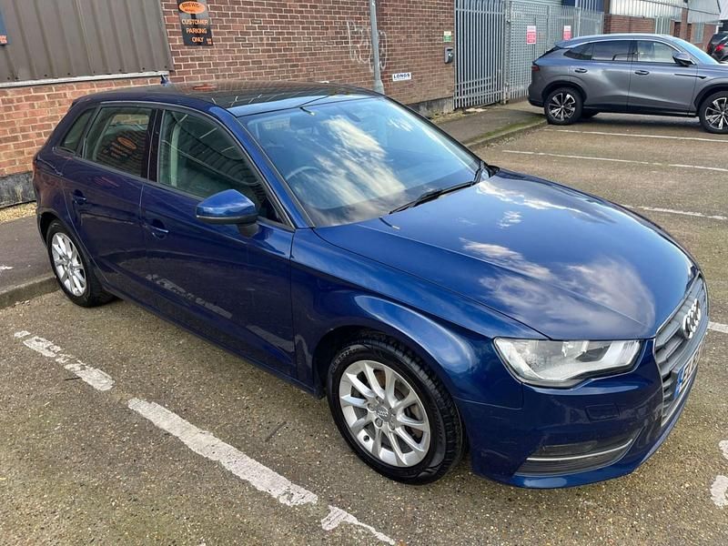 Used Audi A3 Advanced 2015 Blue Hatchback