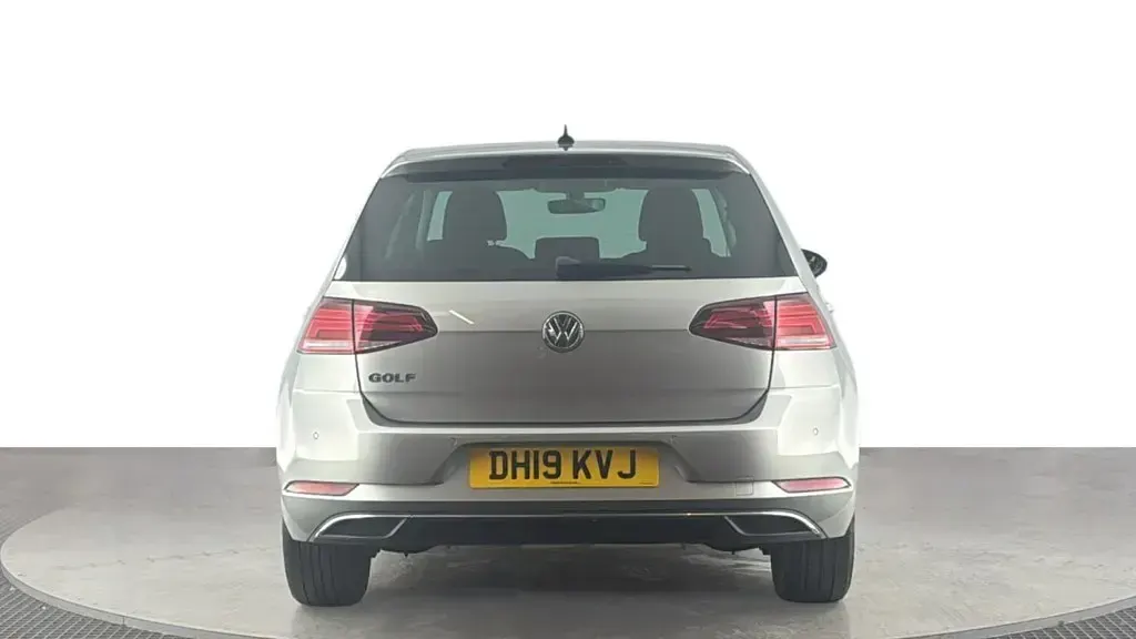 Used VW Golf VII Match 116 HP (85 kW) 2019 Silver Hatchback