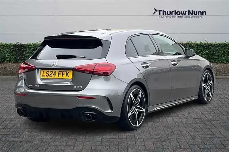Usado Mercedes A35 AMG Premium 320 HP (235 kW) 2024 Cinzento Citadino
