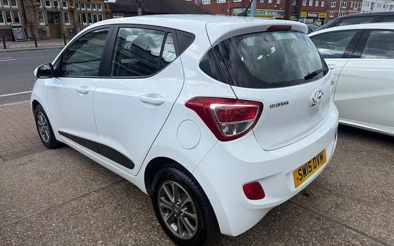 Used Hyundai i10 Premium 66 HP (48 kW) 2017 Hatchback