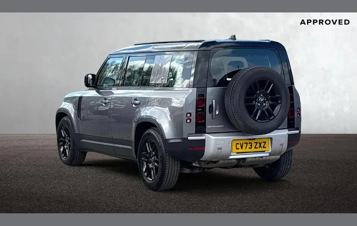 Used Land Rover Defender SE 245 HP (180 kW) 2024 Grey SUV