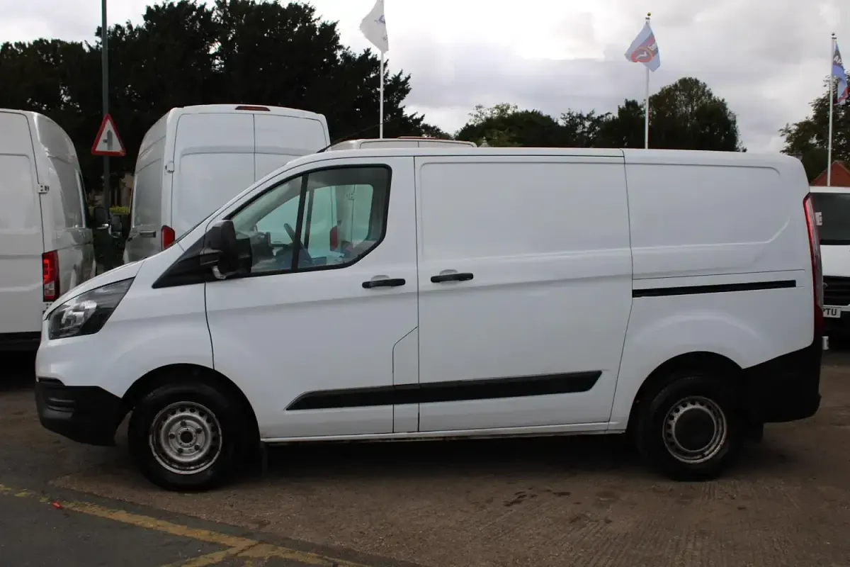 Used Ford Transit Custom 105 HP (77 kW) 2020 White Van