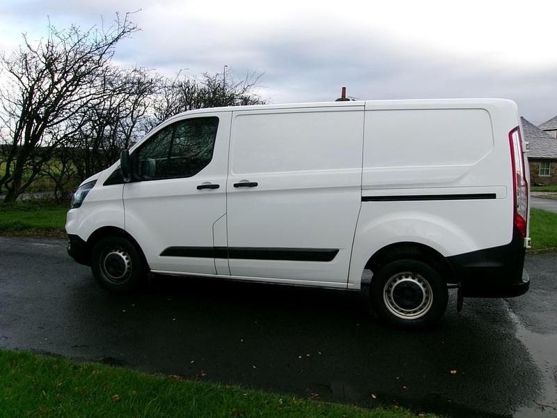 Used Ford Transit Custom 105 HP (77 kW) 2021 White Van