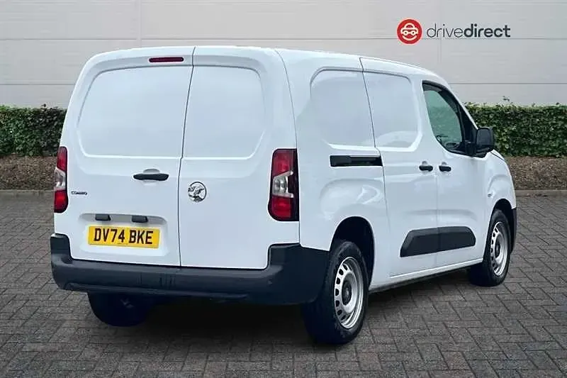 Second-hand Vauxhall Combo S 100 CP (73 kW) 2024 Alb Monovolum