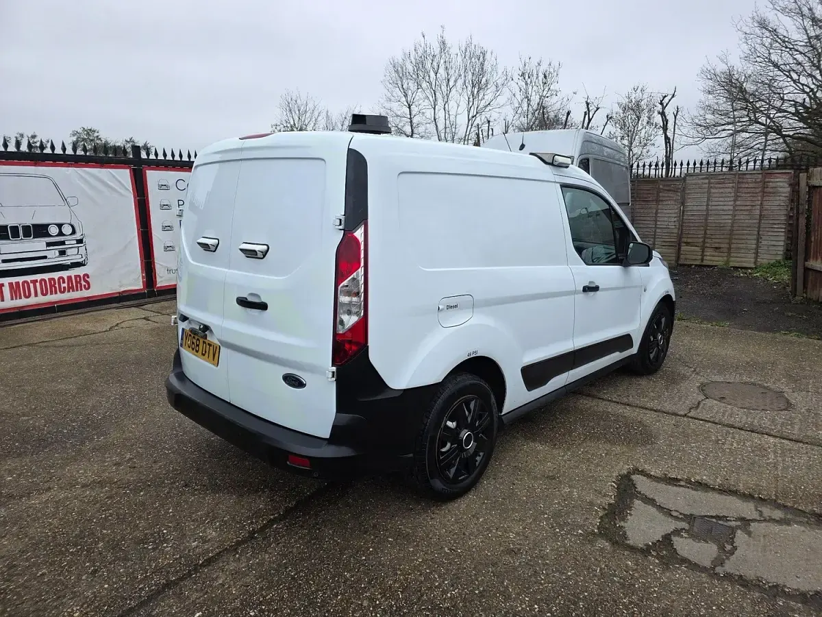 Used Ford Transit Connect S 100 HP (73 kW) 2019 White MPV