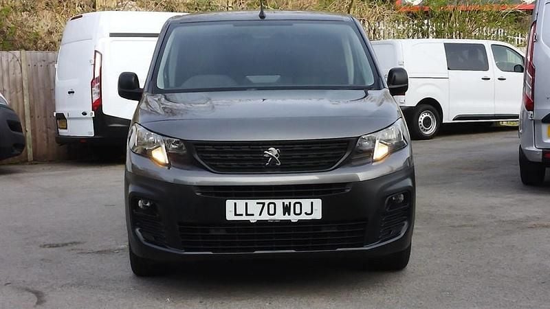 Used Peugeot Partner 131 HP (96 kW) 2021 Grey MPV