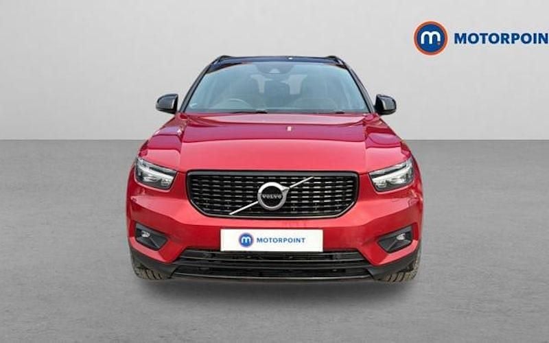 Used Volvo XC40 R-Design 190 HP (139 kW) 2019 Red SUV