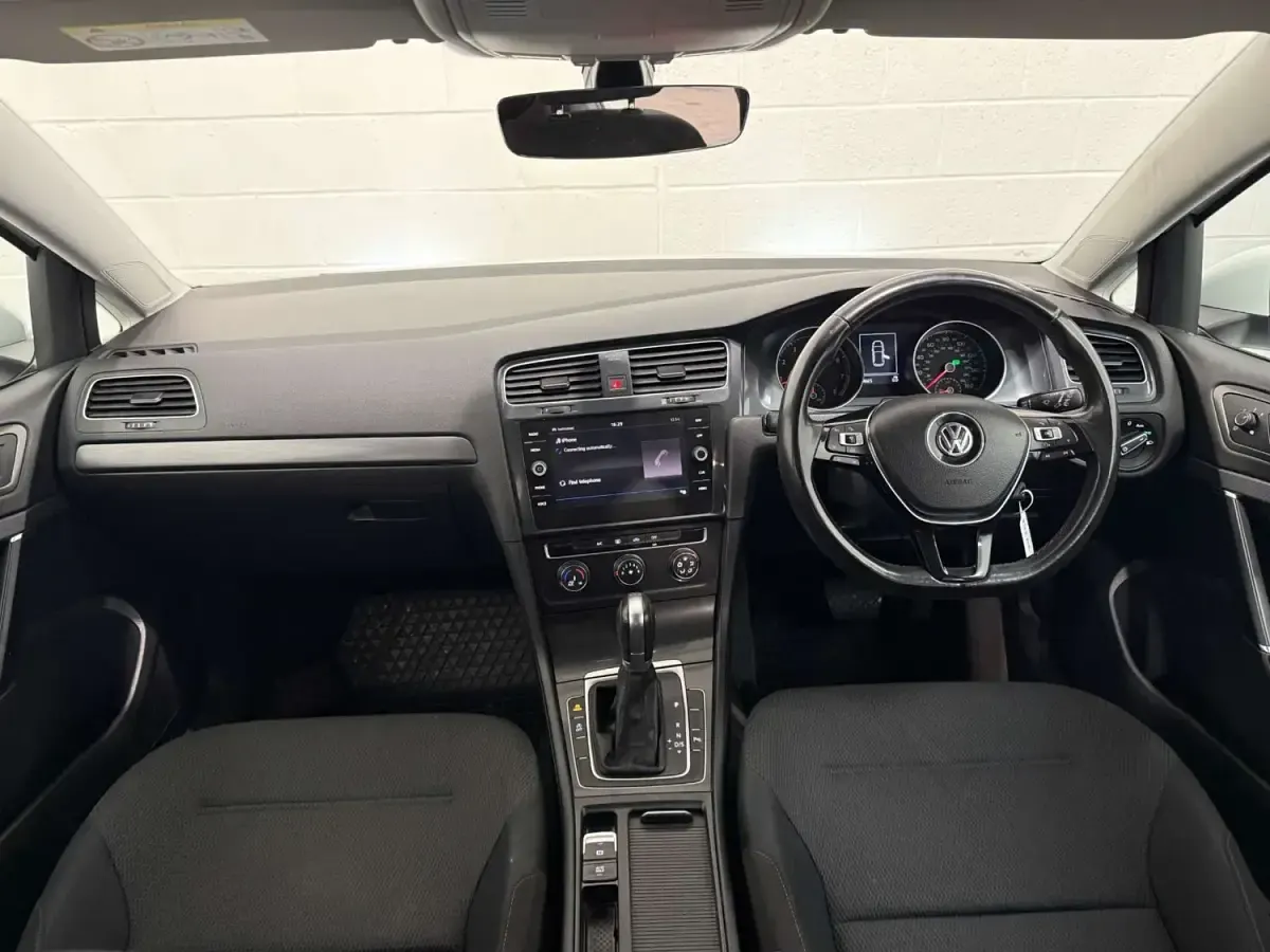 Begagnad VW Golf VII SE 125 HK (91 kW) 2017 Vit Halvkombi