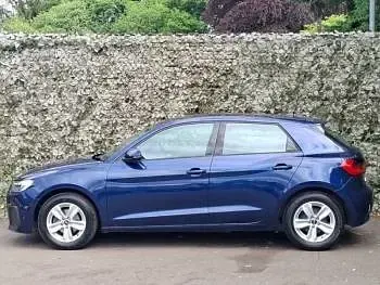 Used Audi A1 Design 95 HP (69 kW) 2023 Blue SUV