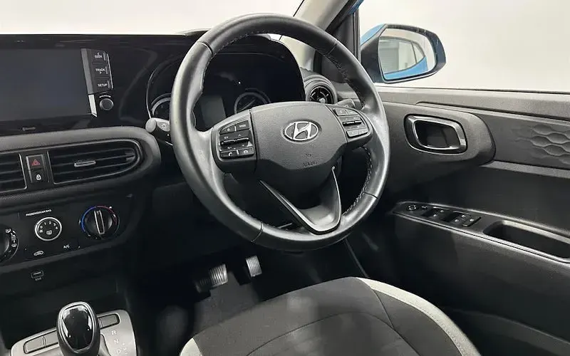 Used Hyundai i10 SE 84 HP (61 kW) 2022 Blue Hatchback