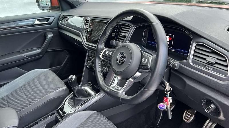 Used VW T-Roc R-line 150 HP (110 kW) 2020 Orange SUV