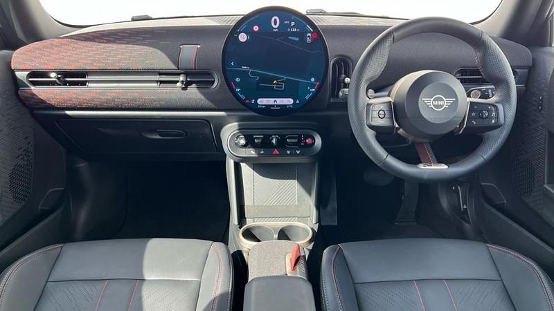 Used Mini Cooper Hatch 113 kW (154 HP) 2025 White Hatchback