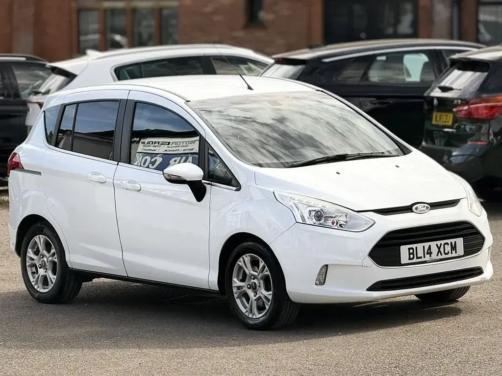 Used Ford B-MAX Zetec 105 HP (77 kW) 2014 White MPV