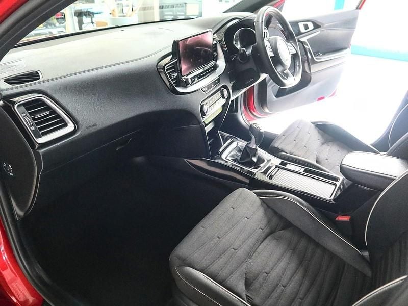 Used Kia ProCeed GT-Line 160 HP (117 kW) 2024 Red Estate