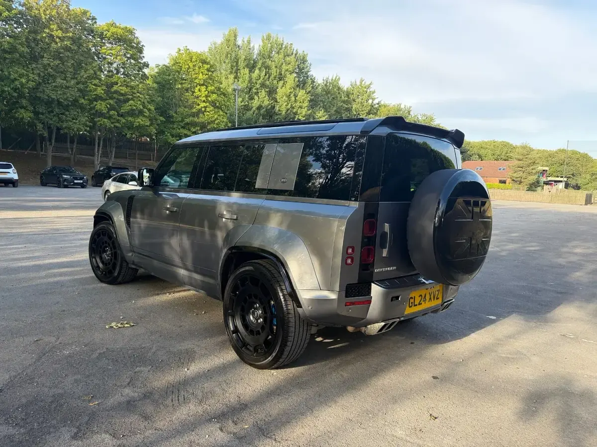 Used Land Rover Defender SE 2024 Grey SUV