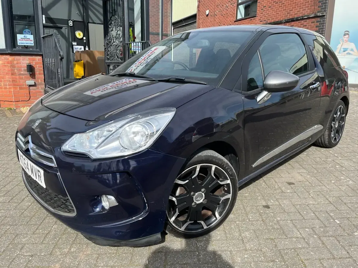 Used Citroën DS3 90 HP (66 kW) 2015 Blue Hatchback